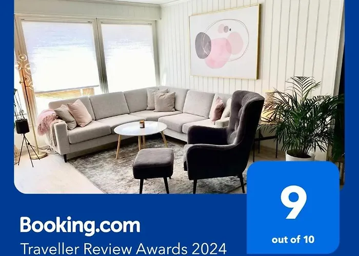 Moderne Og Sentral Leilighet Med Koselig Og Privat Uteplass!